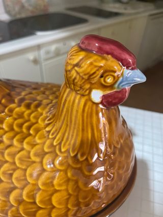 Gallina grande de cerámica esmaltada