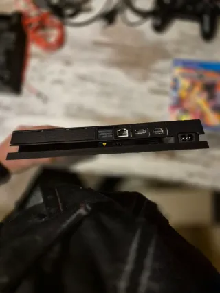 Playstation 4+3 joystick+stand con ventola +Gioco