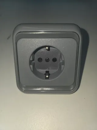 Mecanismo Enchufe Gris Completo