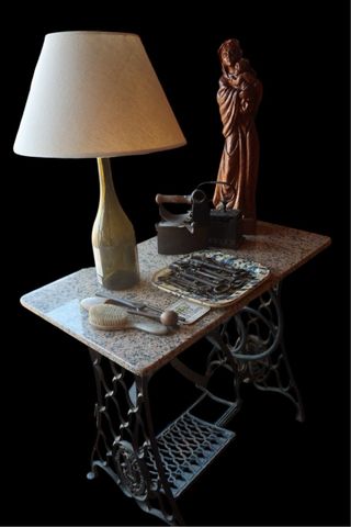 Mesa antigua pie máquina coser hierro