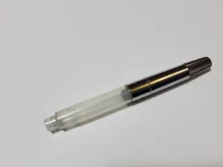 Caricatore ricaricabile per penna stilografica