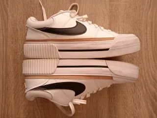 (41) Zapatillas Nike Blancas