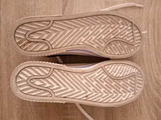 (41) Zapatillas Nike Blancas