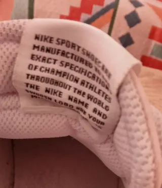 (41) Zapatillas Nike Blancas