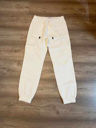 Pantalones cargo blancos