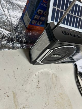 Rádio Portátil KSST K-098S Solar AM FM