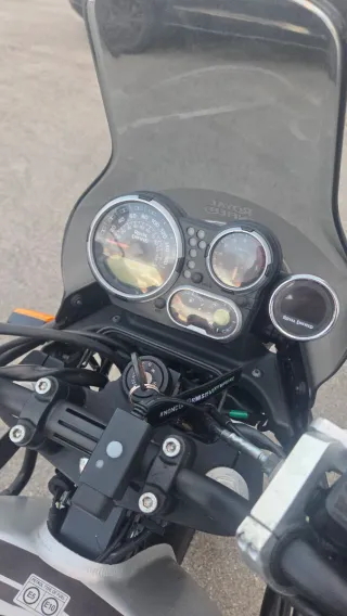 Royal Enfield Himalayan 411