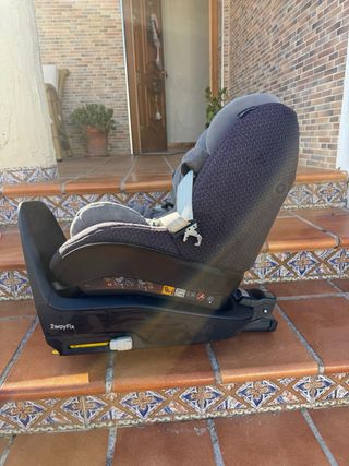 Bebé Confort 2 Way Pearl  i-Size + Base FamilyFix