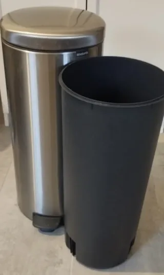 Cubo Basura Brabantia Metal y Plástico