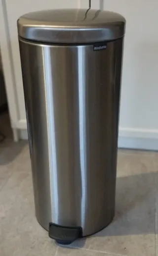 Cubo Basura Brabantia Metal y Plástico