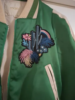 Chaqueta bomber Maje verde y beige