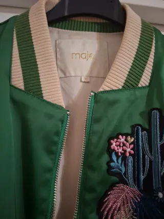 Chaqueta bomber Maje verde y beige