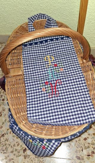 Cesta de picnic de mimbre sin estrenar