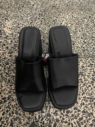 Zapatos Bershka negros sin estrenar