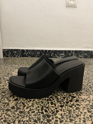 Zapatos Bershka negros sin estrenar