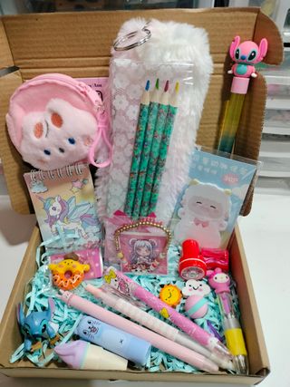 Caja sorpresa Kawaii con artículos de papelería