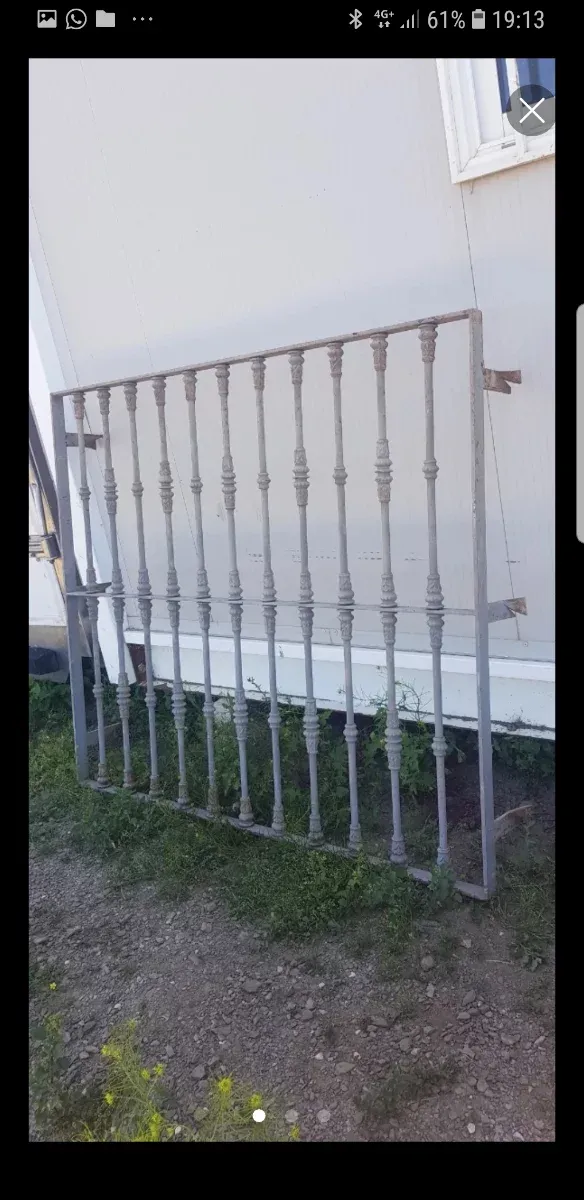 Reja de hierro macizo de 138 x 119 cm