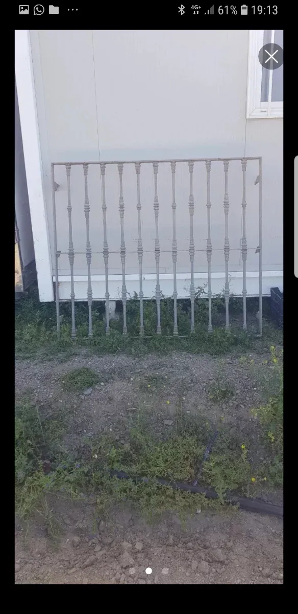 Reja de hierro macizo de 138 x 119 cm