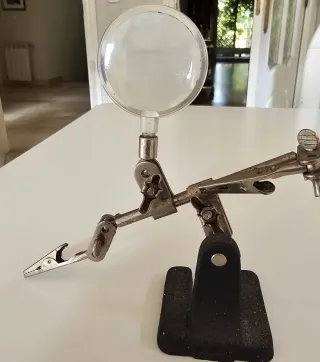 Pinzas de precisión con lupa