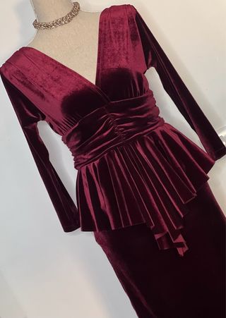 Vestido de fiesta burdeos de terciopelo