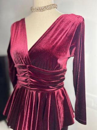 Vestido de fiesta burdeos de terciopelo