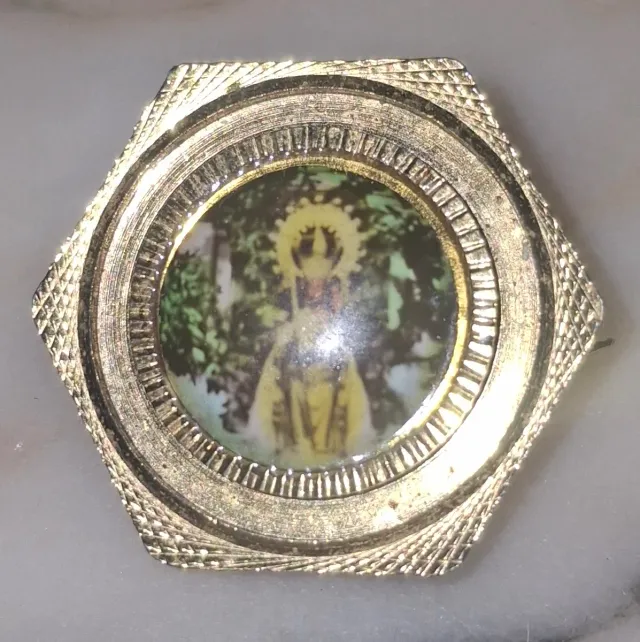 Antico Pin della Vergine di Guadalupe
