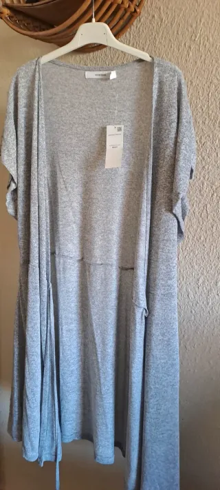 Bata gris sin estrenar talla única