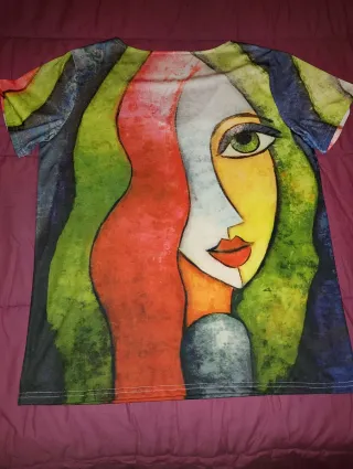 Camiseta Estampada Rostro Abstracto