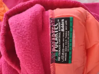 Felpa fucsia con collo arancione