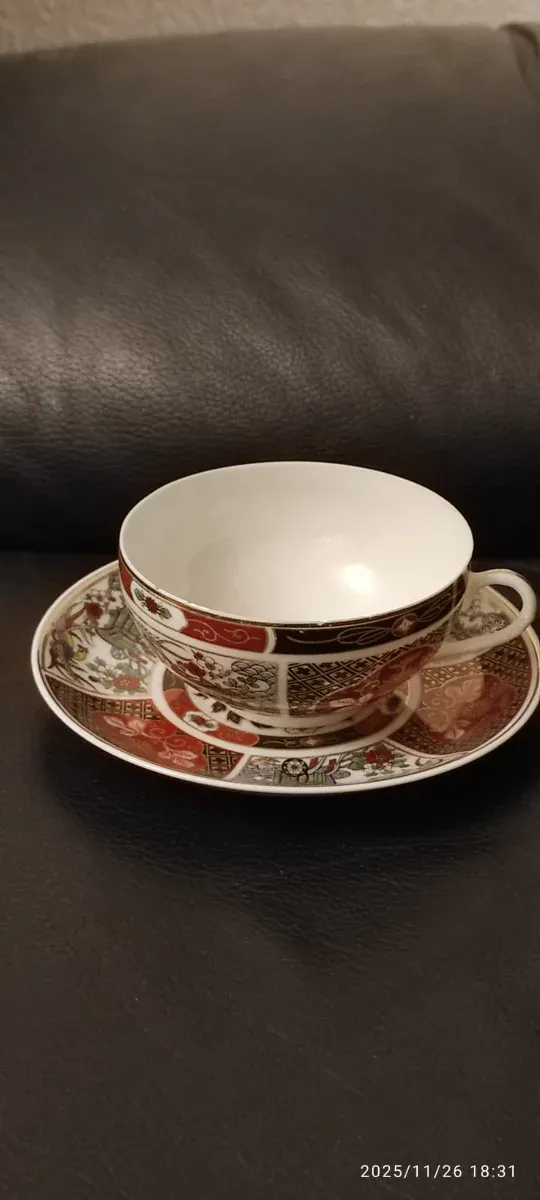 Juego 4 Tazas Café Porcelana Marrón, rojo y Blanco