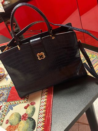 Borsa blu capiente con tracolla