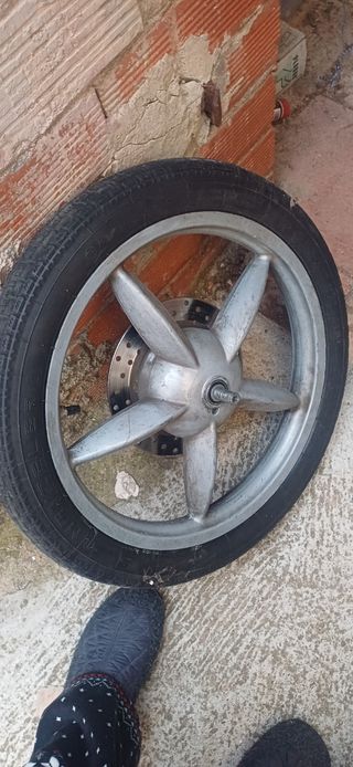 Rueda Aprilia Scarabeo 65