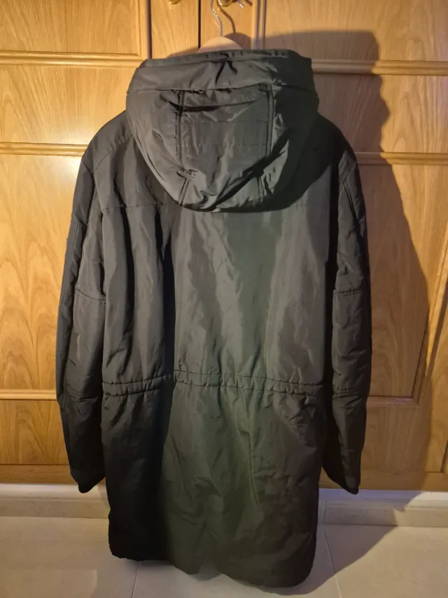 Parka hombre negra con capucha