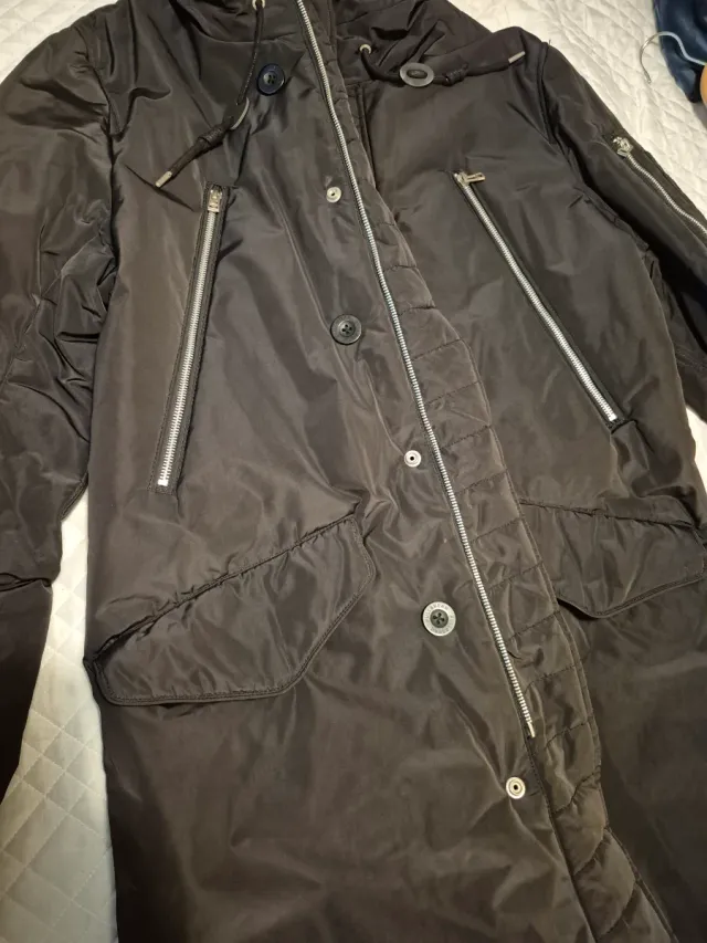 Parka hombre negra con capucha