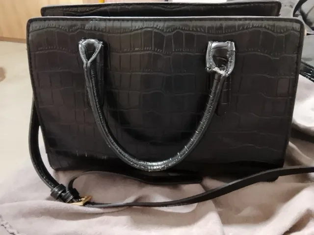Bolso negro efecto piel cocodrilo Primark