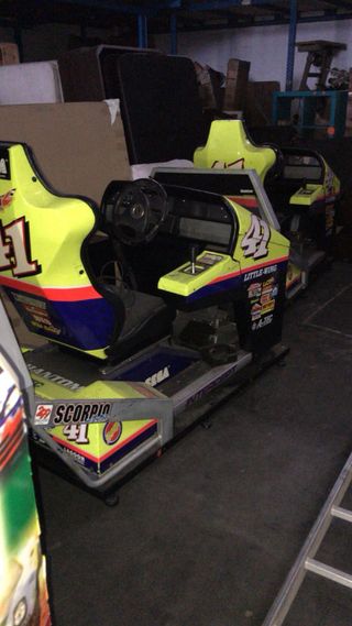 Máquina Recreativa Daytona USA 2 DX