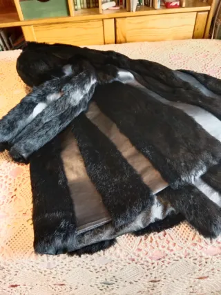 Abrigo piel negro y azul T.48/50