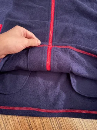 Felpa Nebulus blu e rossa con cappuccio