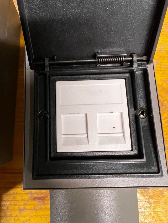 Adattatore presa con connessione Internet 230V-16A