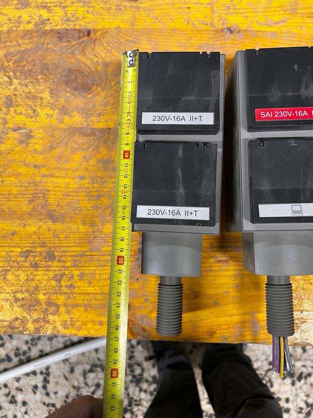 Adattatore presa con connessione Internet 230V-16A