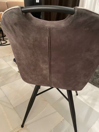 Sillas tapizadas. Tengo 5 unidades. a 25€ cada una