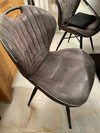 Sillas tapizadas. Tengo 5 unidades. a 25€ cada una