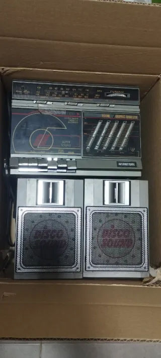 Radio Cassette International Plata