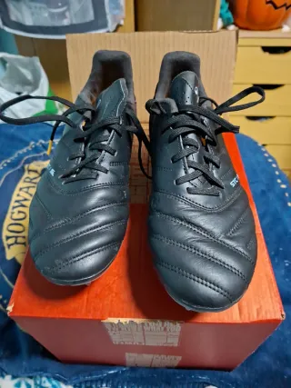Zapatillas Fútbol 11 Negras