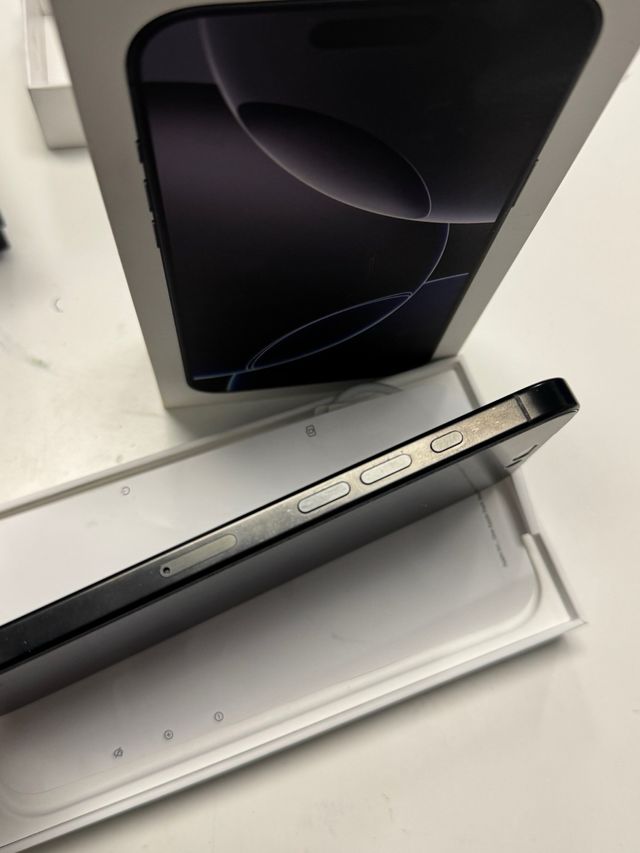 iPhone 16 Pro Max 100% BATERÍA