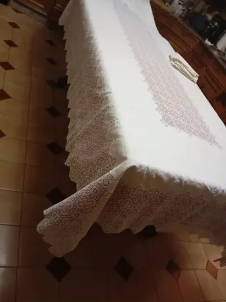 Mantelería Lino con impresionante encaje de calais