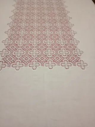 Mantelería Lino con impresionante encaje de calais