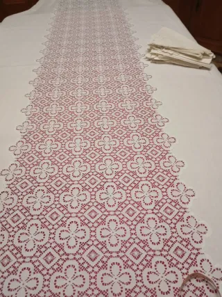 Mantelería Lino con impresionante encaje de calais