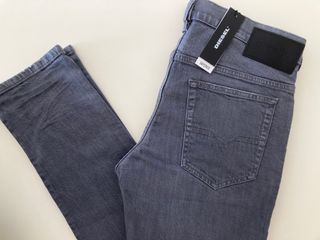 Diesel Yennox. Pantalón vaquero gris. W31 L32