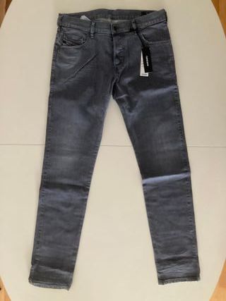 Diesel Yennox. Pantalón vaquero gris. W31 L32